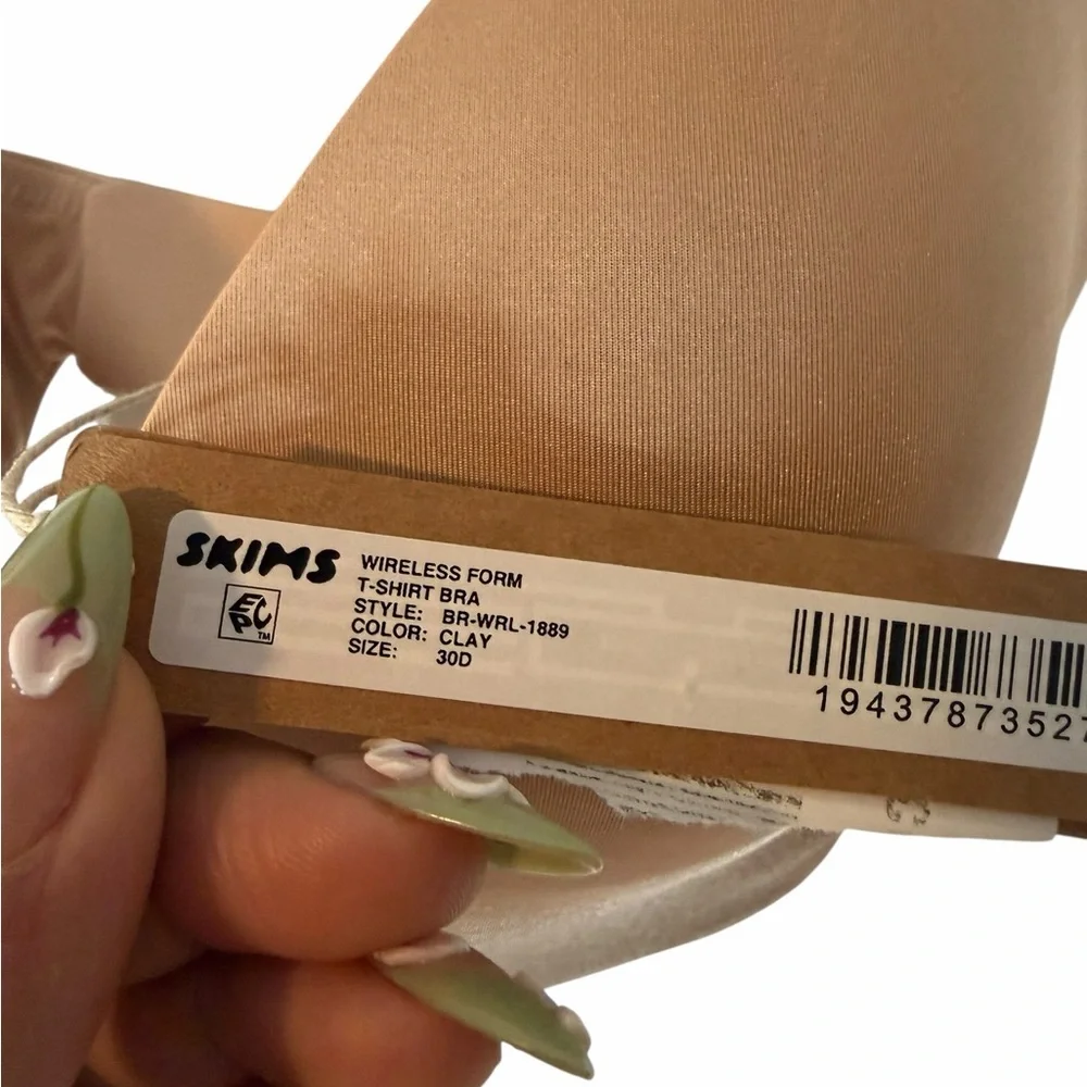 SKIMS Wireless Form T-Shirt Bra – Clay – 30D – New With Tags - Picture 4 of 5